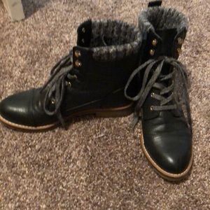 Tommy Hilfiger High top black boots